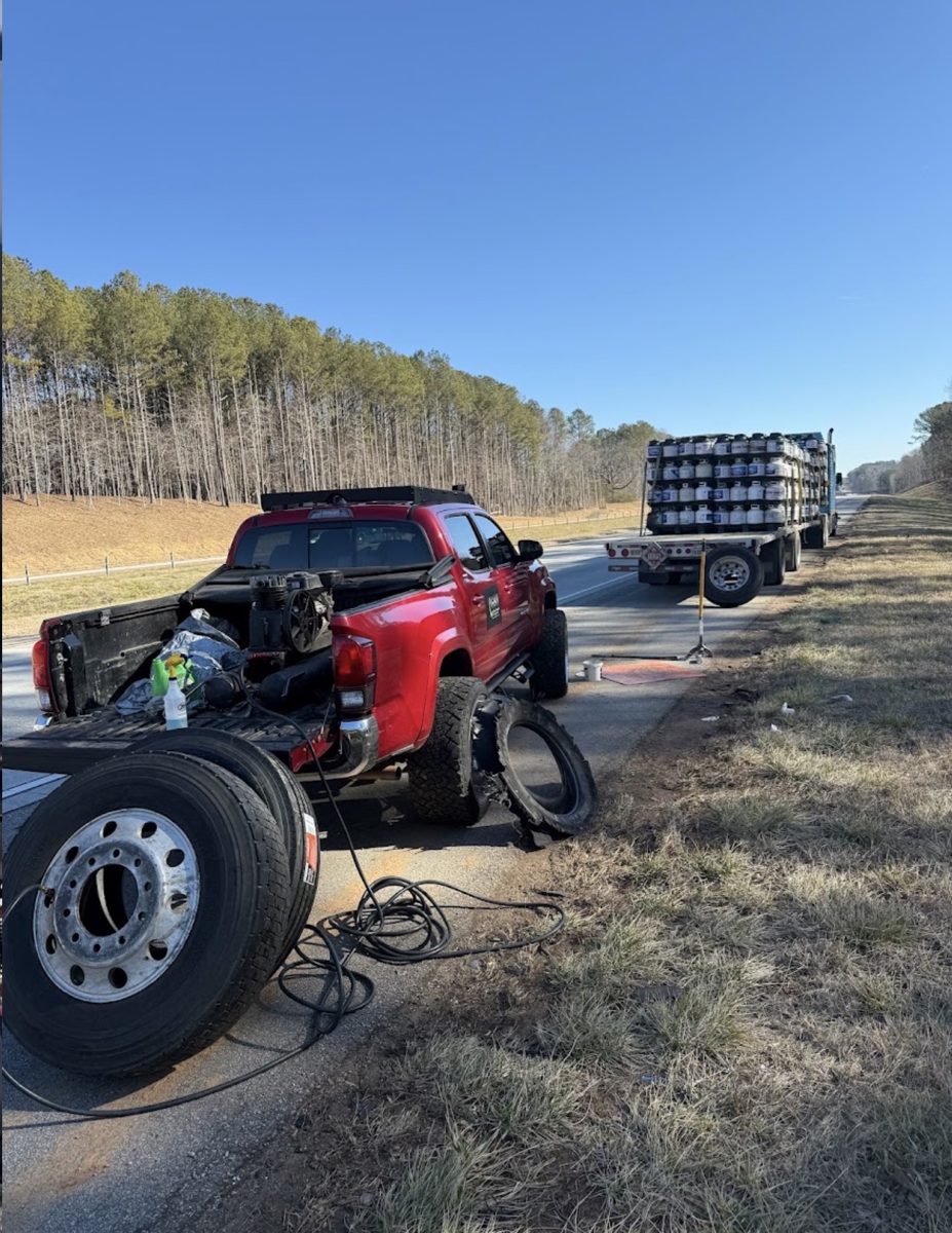 GBT service truck at a roadside tire job